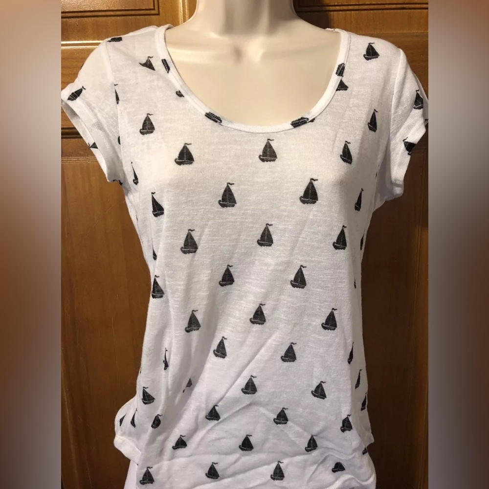 w.f. Pullover top